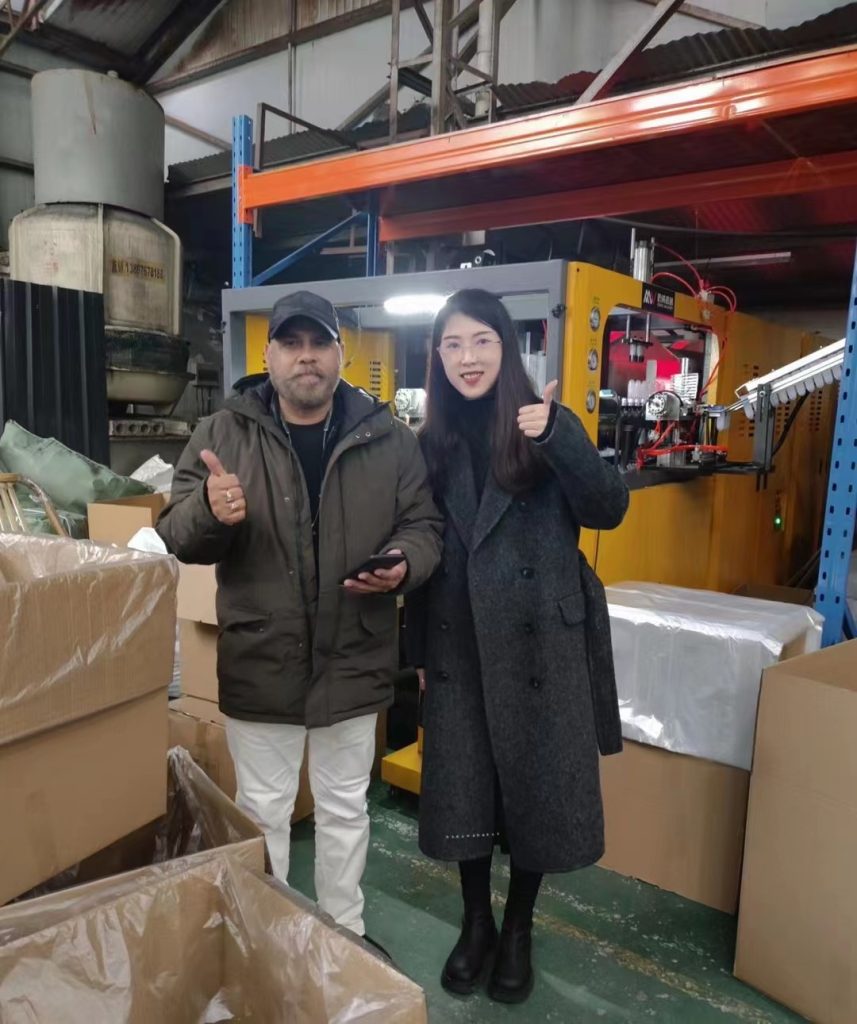 customers visit our factory