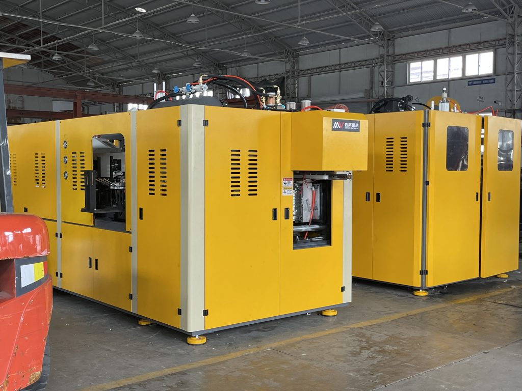 PET bottle blowing machine factory